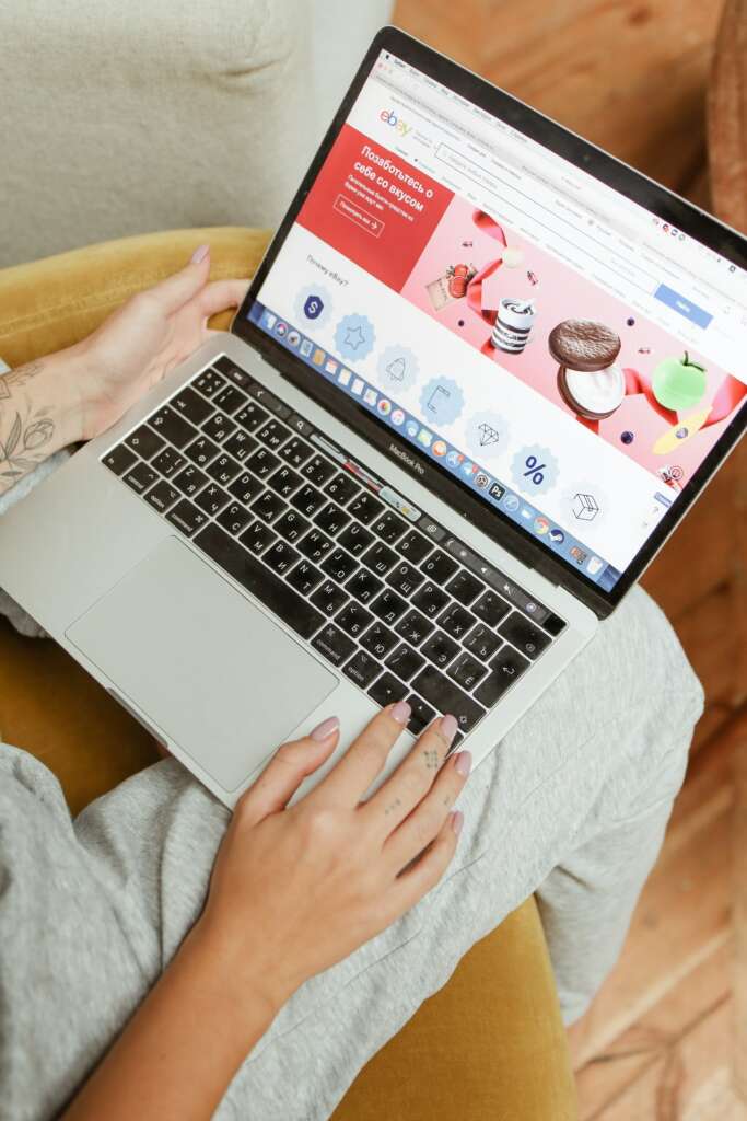 e-commerce-trends-buying-online